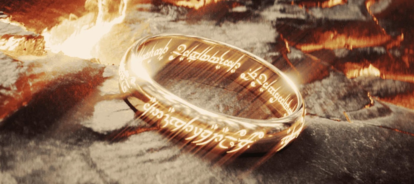 An enthusiast made a surprisingly high-quality Ring of Galadriel from The Lord of the Rings for his future wife