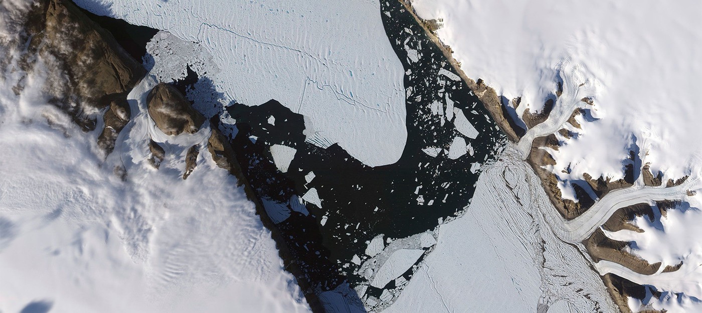 An iceberg the size of Manhattan broke off from the Petermann Glacier in Greenland
