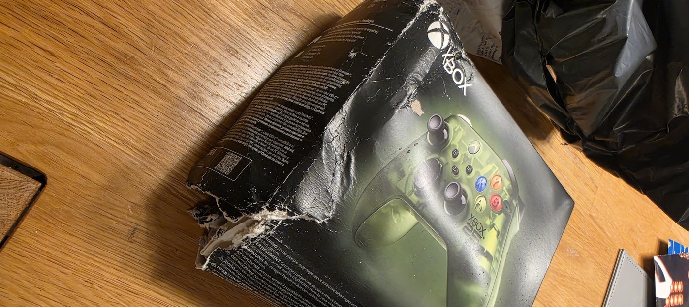 Anniversary Xbox controller delivered in wet and damaged box – and it's not an isolated case