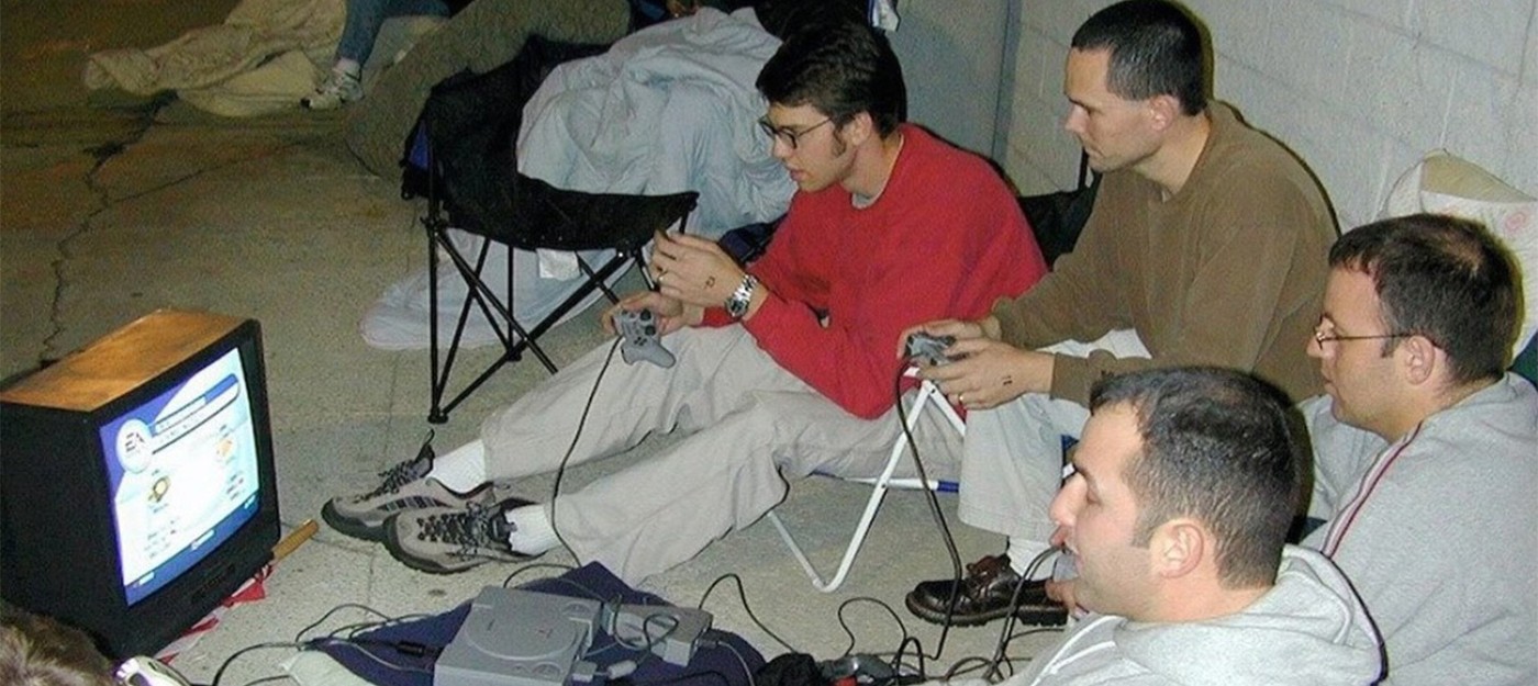 Photos from 26 years ago showing PS2 launch lines remind us of times when people queued for the console itself, not for resale