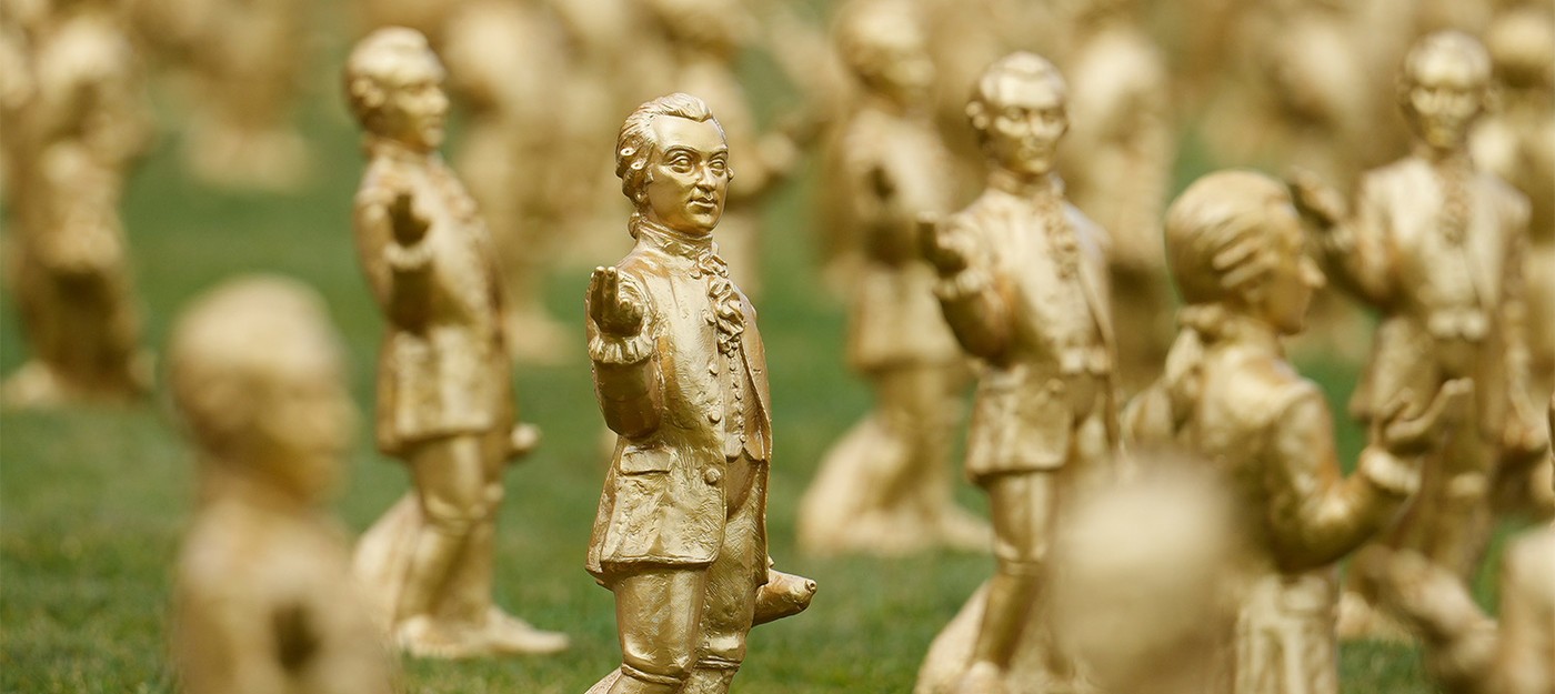 In Salzburg, more than 200 golden Mozart statues were stolen in a month
