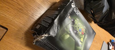 Anniversary Xbox controller delivered in wet and damaged box – and it's not an isolated case