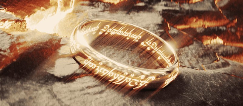 An enthusiast made a surprisingly high-quality Ring of Galadriel from The Lord of the Rings for his future wife