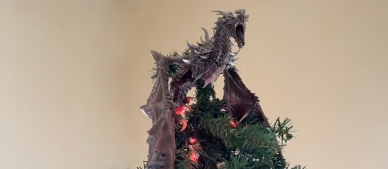 Skyrim fan turns Alduin statue into Christmas tree topper